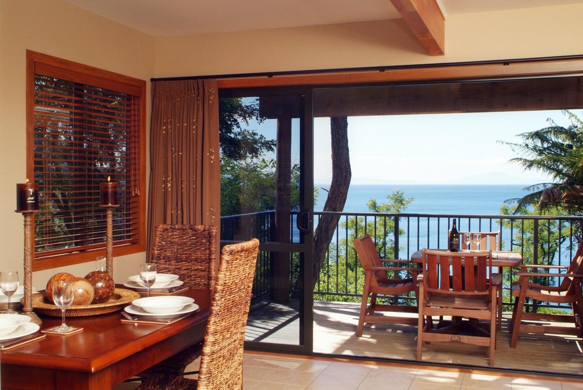Oreti Village Aparthotel 4*